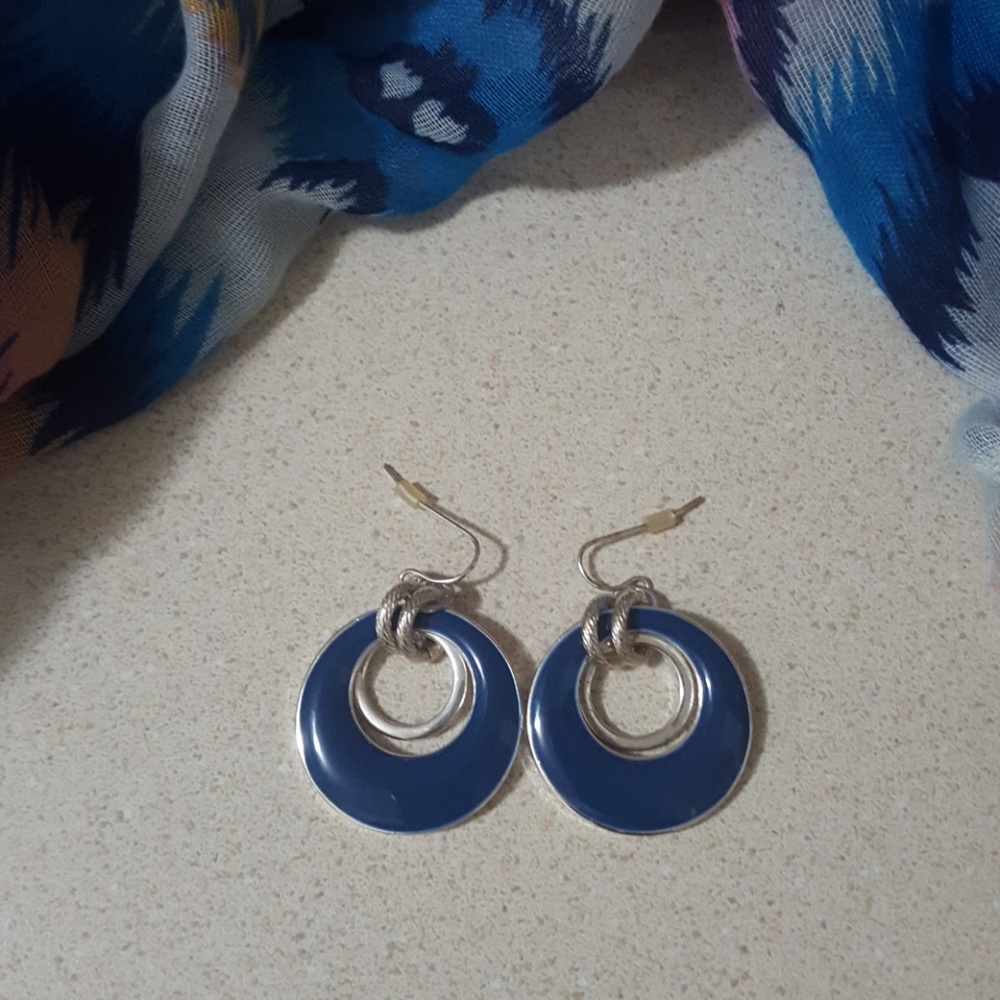 Earrings - Picture 2 of 3